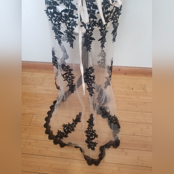 Custom made Gown-Medium - Picture 6 of 7